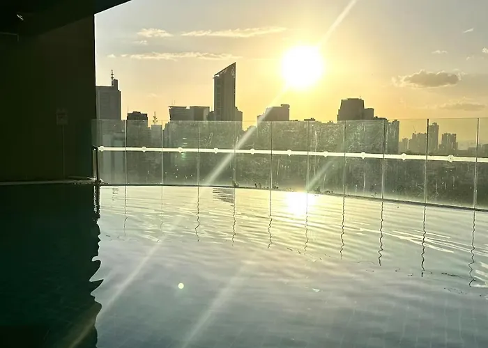 公寓式飯店 With Balcony At Gramercy With Pool Gym Sauna 马尼拉