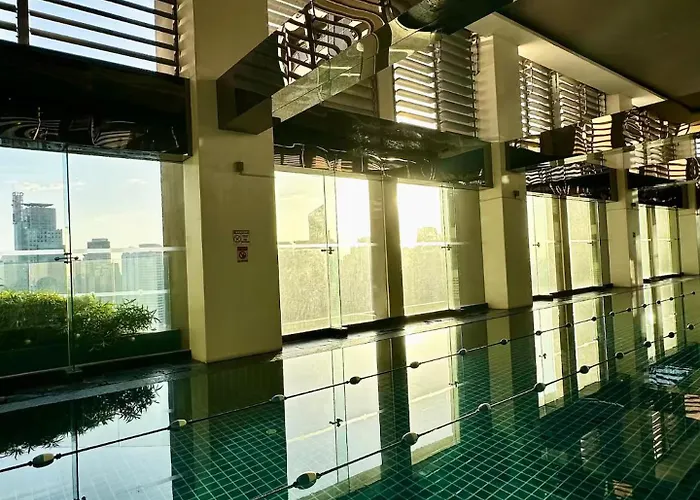 公寓式飯店 With Balcony At Gramercy With Pool Gym Sauna *